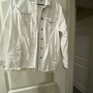 CHICOS WHITE DENIM JACKET WITH FRINGE BOTTOM